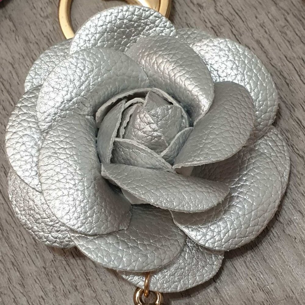 Camellia Flower Faux Leather Tassel Key Chain Keyring Handbag Charm Accessory